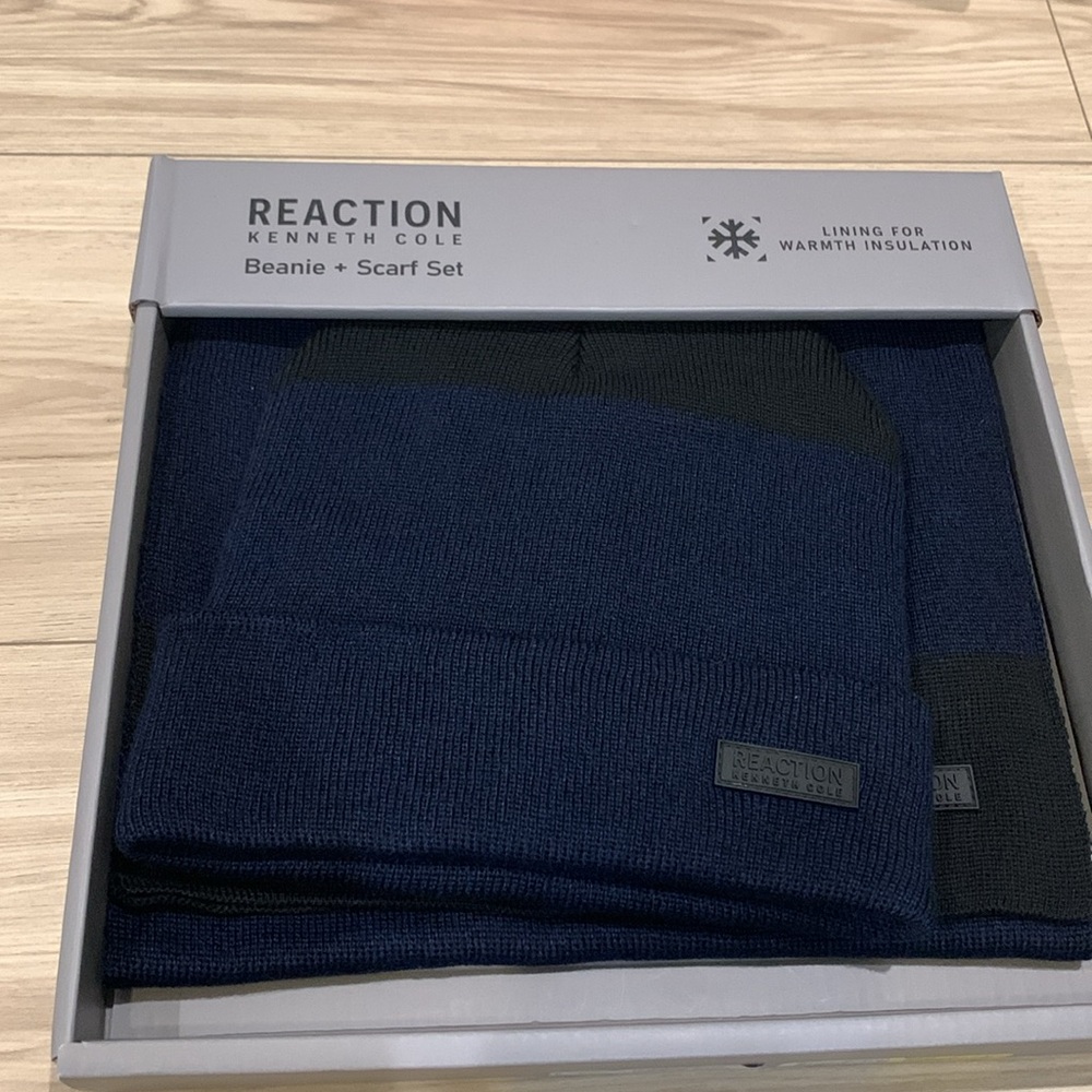 Kenneth Cole Reaction Navy Beanie and Scarf Set - Picture 2 of 2